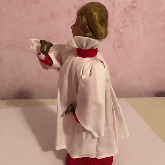 Byers’ Choice caroler - Picture 5 of 11